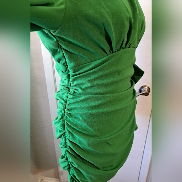 💜Area Stars Ruched Long Sleeve Dress💜 - Picture 11 of 12